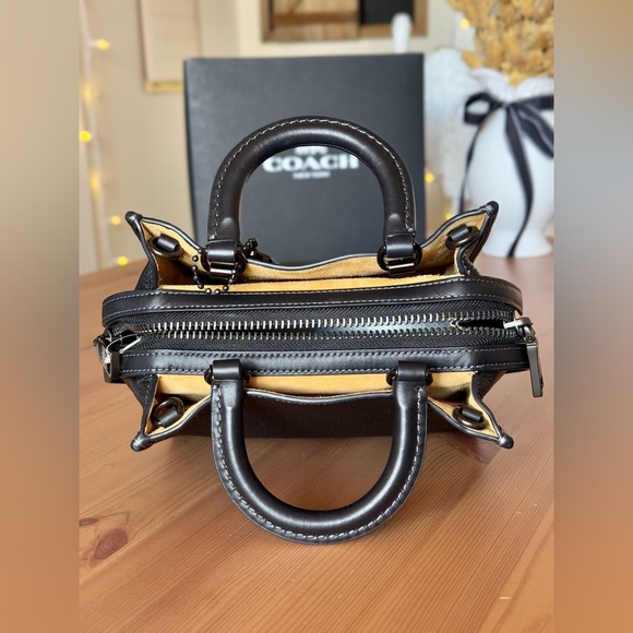 NWT Coach Rogue 20 In Colorblock Regenerative Leather (Pewter/Black) - Picture 7 of 16